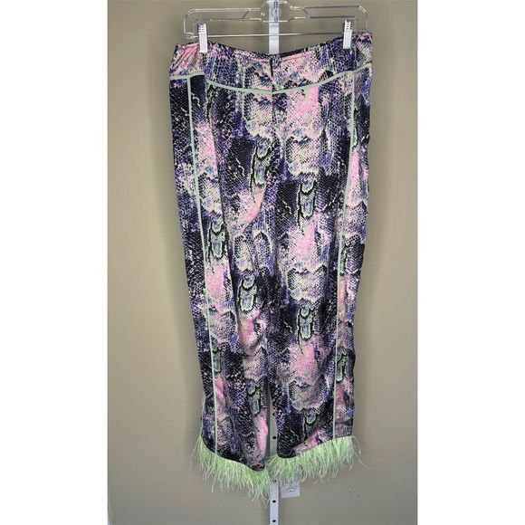 Le Superbe NWT Minted Feather Trim Pants in Purple Snakeskin Size 8 - Picture 5 of 7